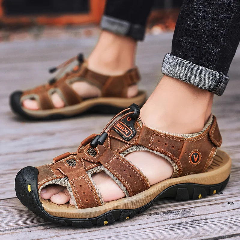 Mannen lederen sandalen